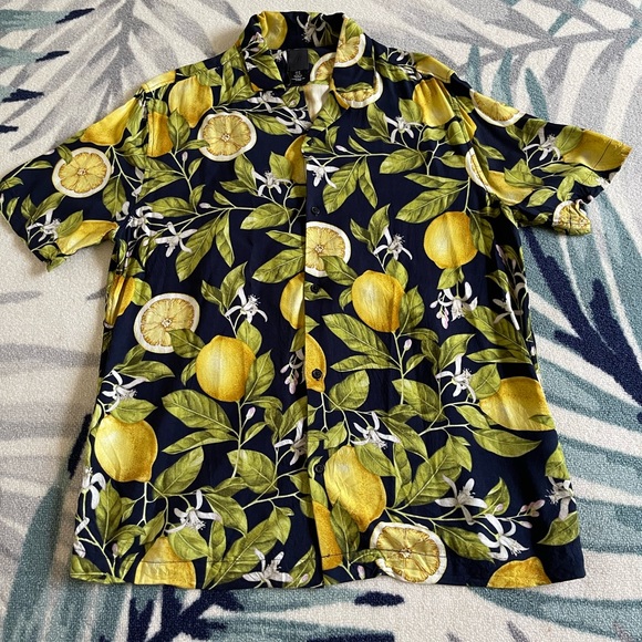 H&M Other - H&M mens size M Lemon top